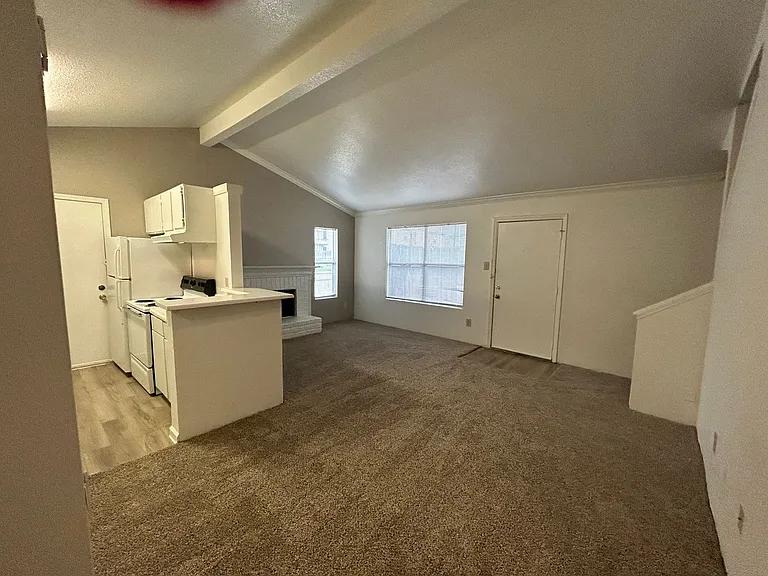 Emerald Cove Apartments — Photo 100