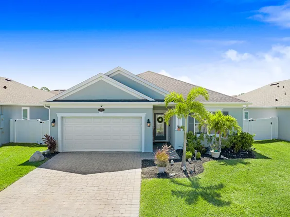 2932 Bobby Jones St, West Melbourne, FL 32904