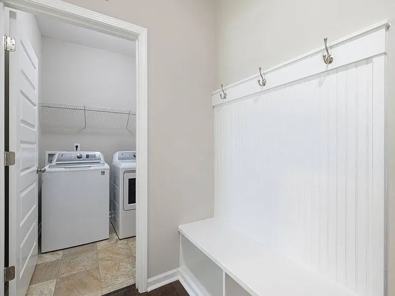 135 Fairview St — Photo 7