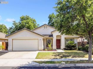 1340 Crescent Dr, Brentwood, CA