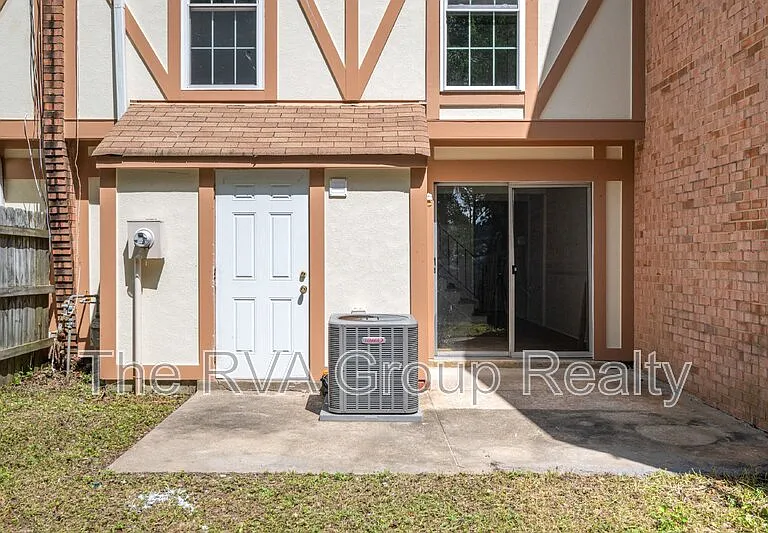 749 Pleasant St — Photo 44