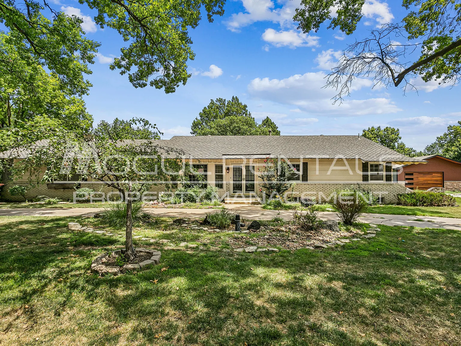 3 bed, 2684 sqft, $1,995 — Photo 1