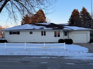 1416 10th St, Clarkfield, MN 56223