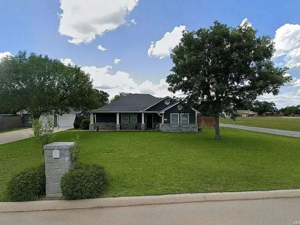 419 N Cedar, Pearsall, TX 78061