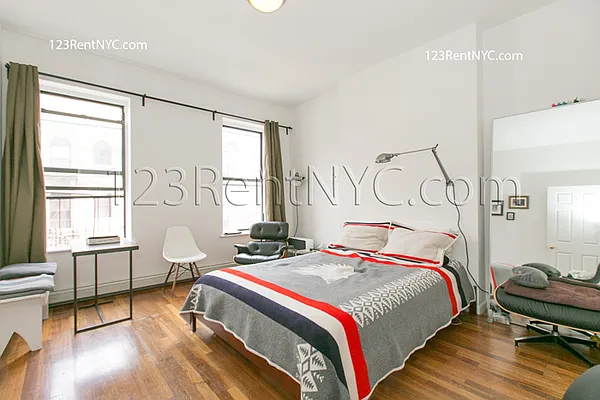 Rented by Chartwell Manhattan Realty | media 11