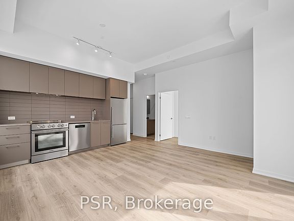 4th image of 101 Roehampton Ave #1909