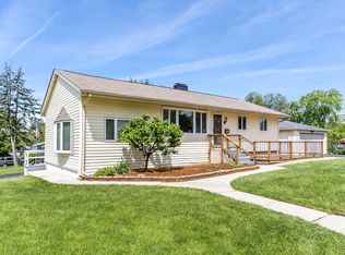 1154 Pleasant Ter, Aurora, IL 60505