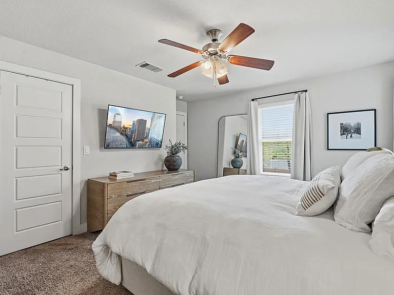 7402 Buchholz St — Photo 15