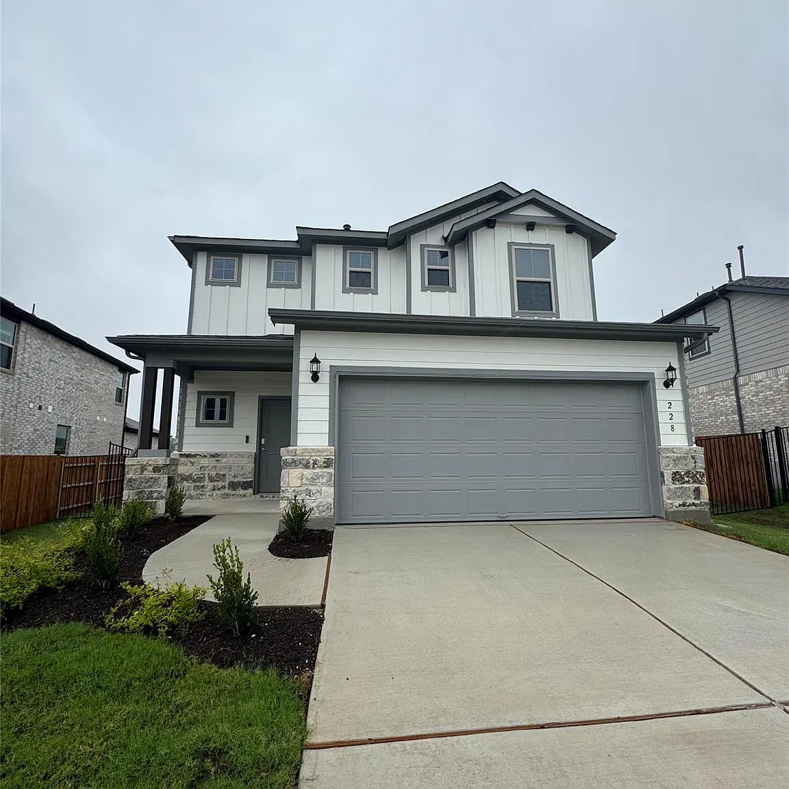 4 bed, 3.0 bath, 2353 sqft, $2,495 — Photo 1