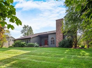 4736 Prestwick Dr, Manlius, NY 13104