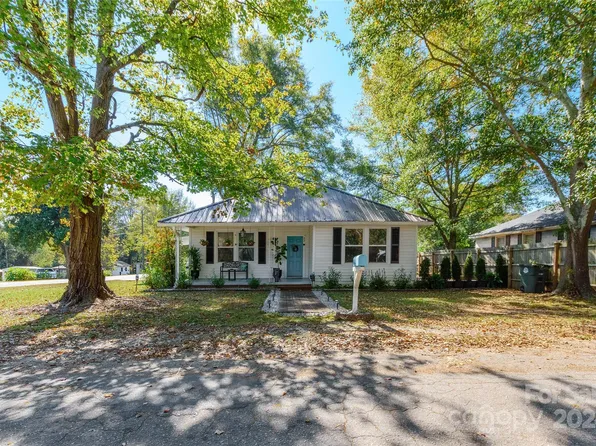 92 Dogwood St, Wadesboro, NC 28170