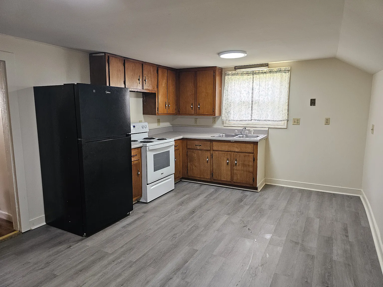 1 bed, 750 sqft, $950 — Photo 4