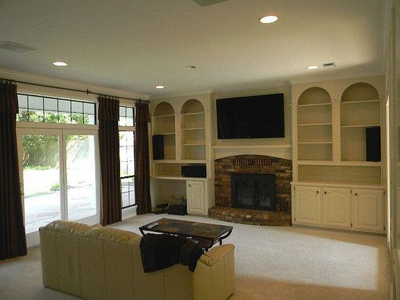 2nd image of 1181 E Oval Dr