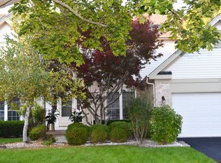 1218 Meadowlark Ln, Grayslake, IL 60030