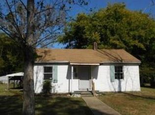 305 S Center Dr, West Memphis, AR 72301