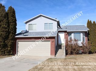 2176 W 1630 N, Clinton, UT 84015