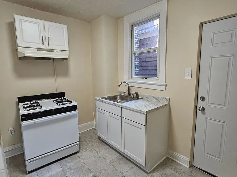 1238 Arkansas Ave #1R — Photo 4
