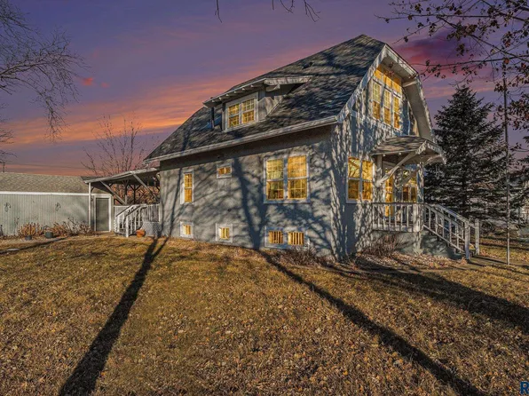 301 N Leslie Ave, Oldham, SD 57051