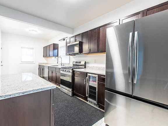 2nd image of 1611 Sheridan ROAD