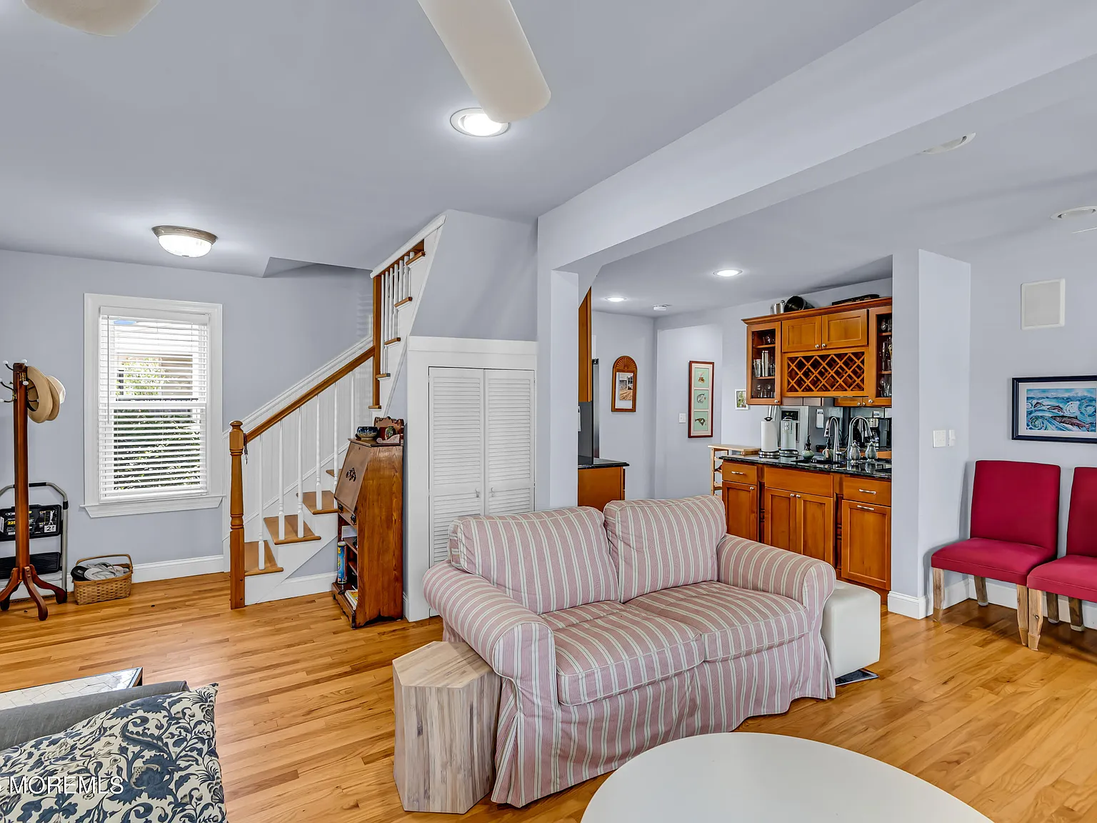 4 bed, 2070 sqft, $3,200 — Photo 4
