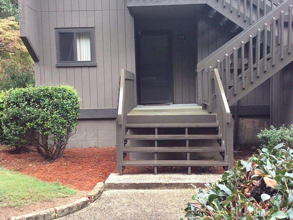 1st image of 10 Pine Tree Dr #132