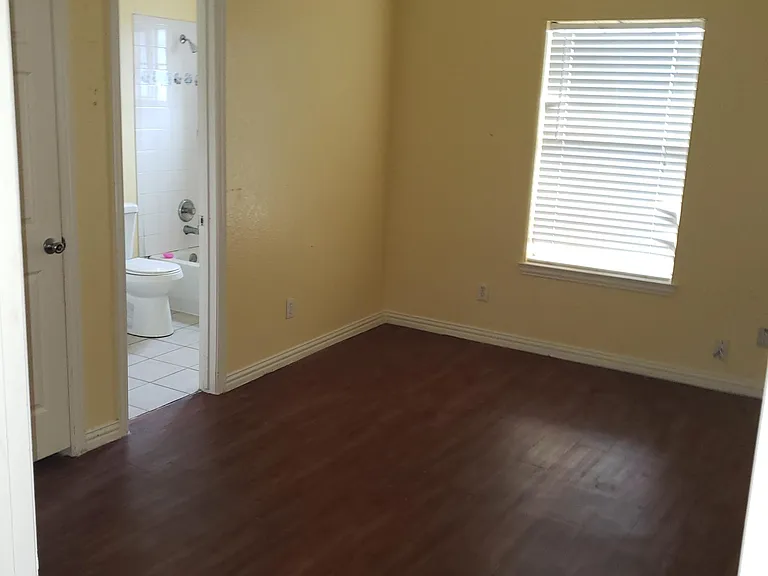609 Elwayne Ave #3 — Photo 7