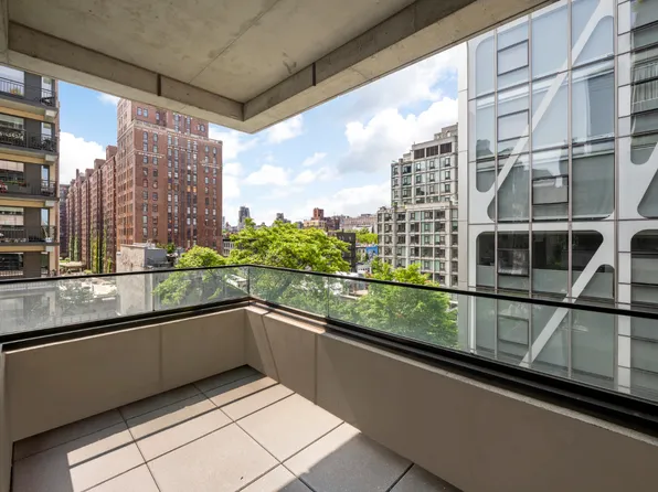 508 West 24th Street image 14 of 19