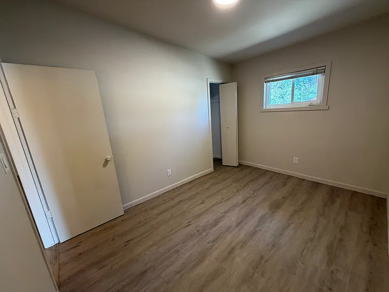 909 Elko Way — Photo 7