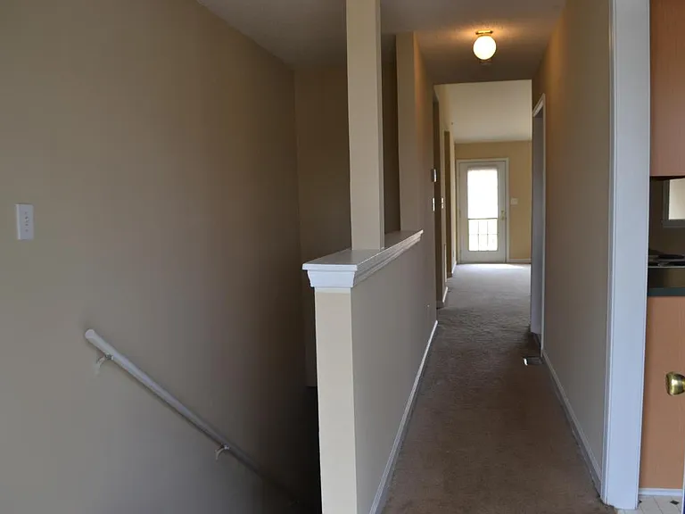 227 Appleby Dr — Photo 6