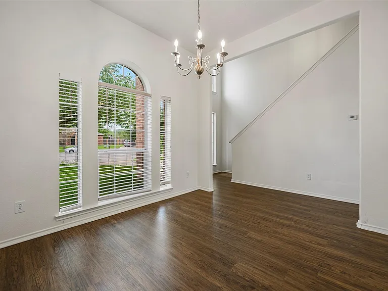 18401 Sunrise Oaks Ct — Photo 5