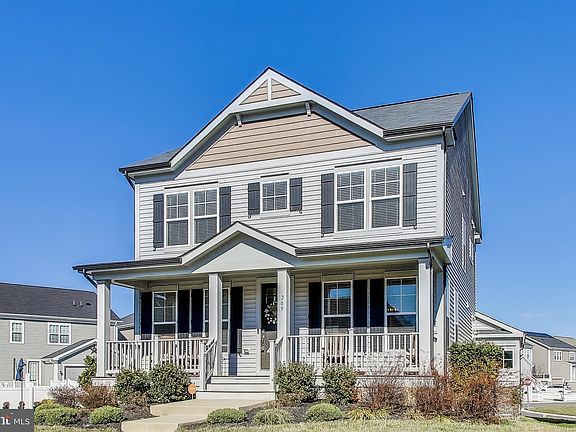 3rd image of 209 Boxelder Dr