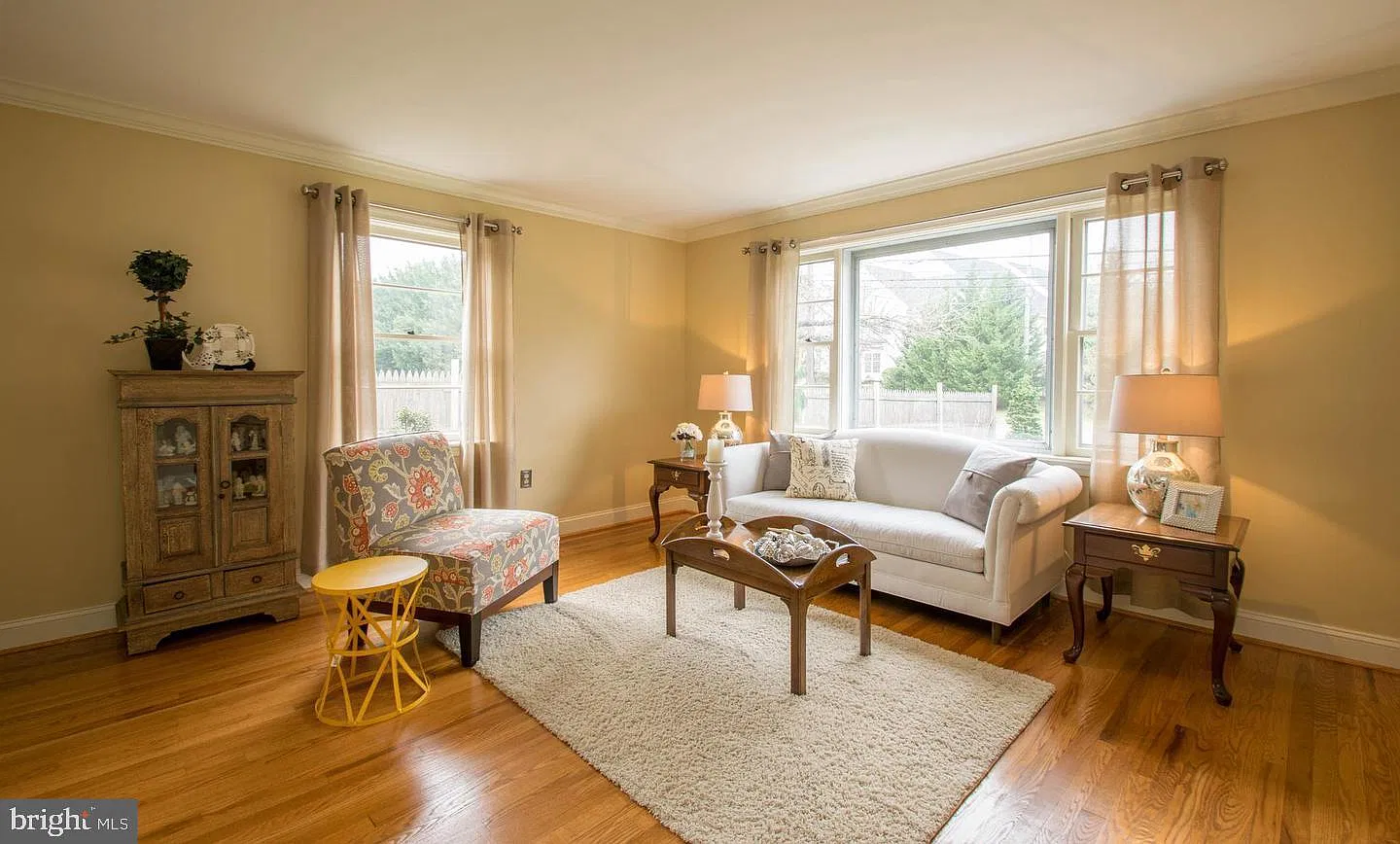 4 bed, 2.5 bath, 3325 sqft, $3,800 — Photo 4