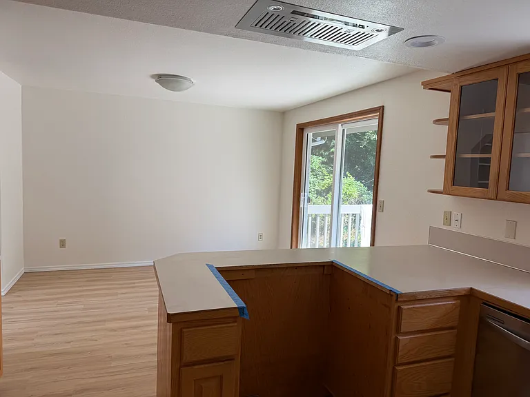 Kitchen/Dining area (new stove coming)