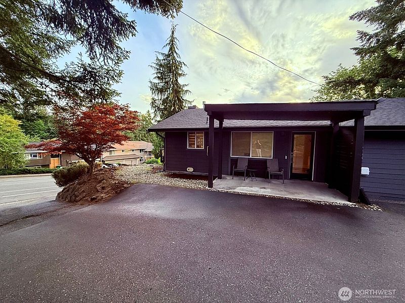 5th image of 2000 NE 27th Street