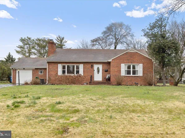 5516 Bradley Blvd, Alexandria, VA 22311