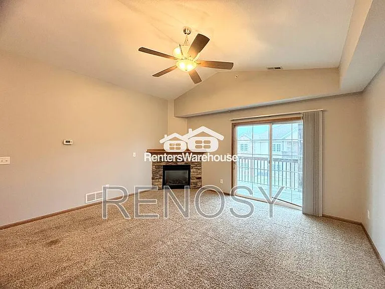 2000 Meadow Ct #405 — Photo 6