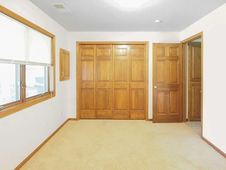 936 Sherwood Rd — Photo 11