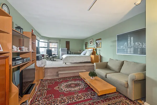 Sold by SBNY RE | media 26