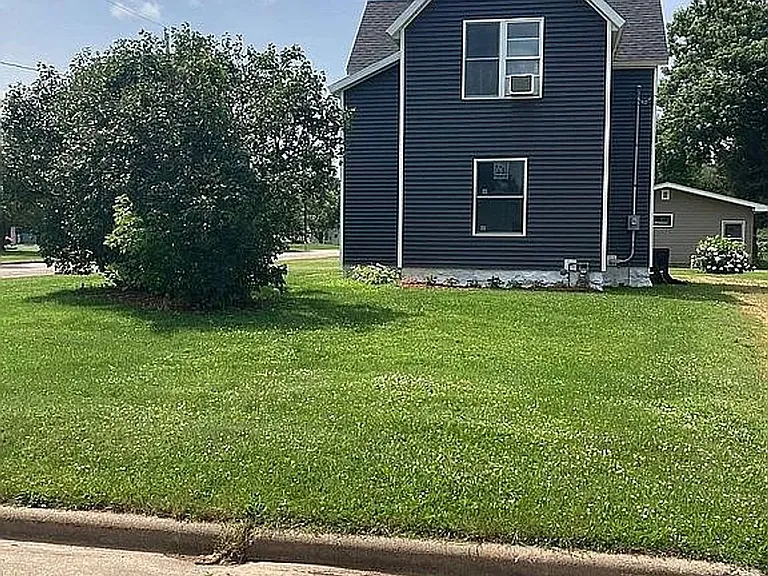 504 Freiburger Ave — Photo 4