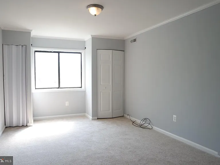 3240 S 28th St #302 — Photo 10