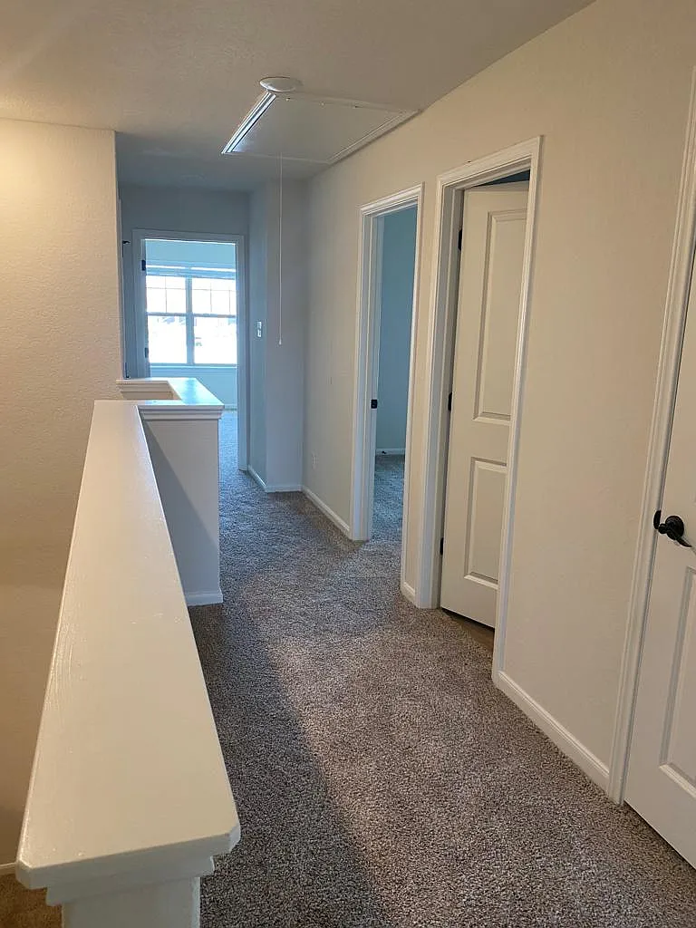 3 bed, 2.5 bath, 1357 sqft, $1,600 — Photo 4