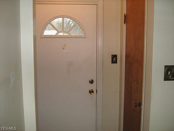 5th image of 1568 Artman Ave