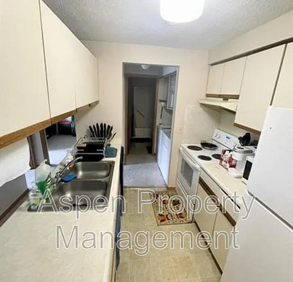 808 Benton Dr #12 — Photo 4