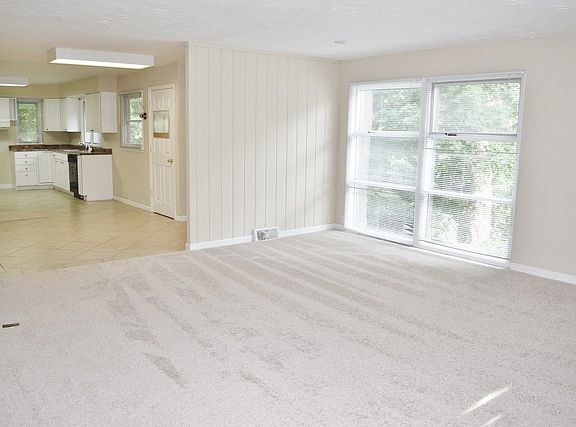 4th image of 221 Tilton Park Dr