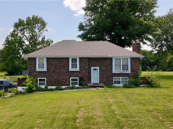 18741 Park Lane Cir, Lawson, MO 64062
