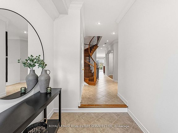 3rd image of 2460 Springforest Dr
