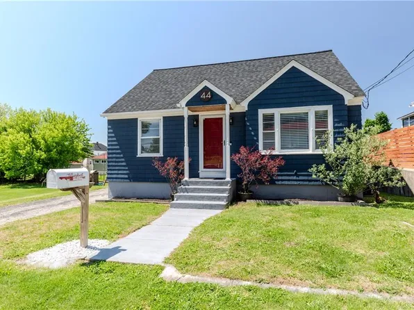 44 Pocasset St, Johnston, RI 02919