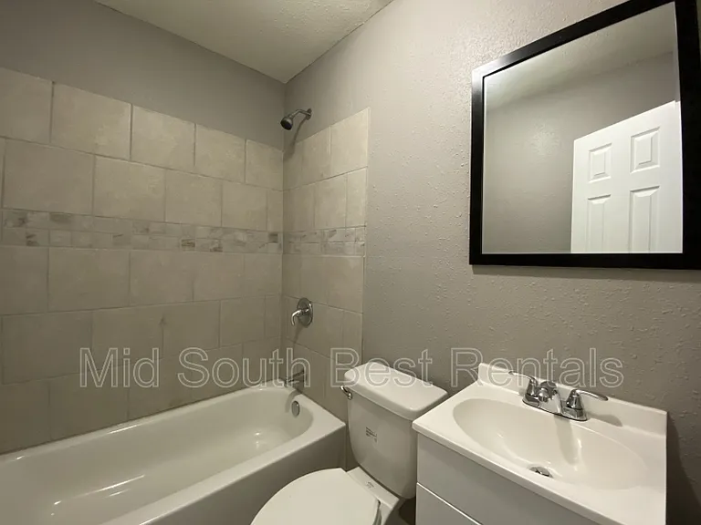 2300 Poe Ave — Photo 6