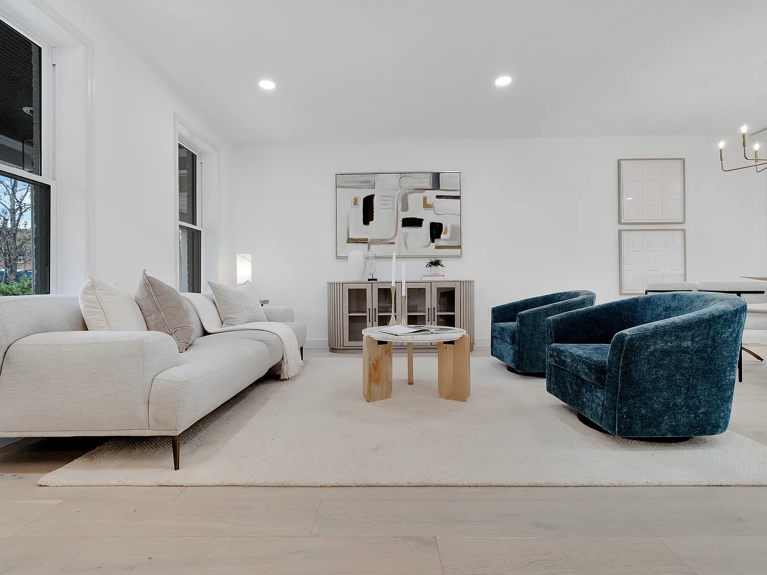 4 bed, 2057 sqft, $5,699 — Photo 4