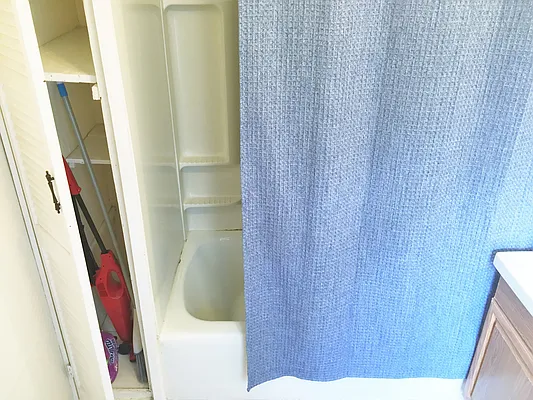 Rented by Remax Real Estate Professionals | media 29